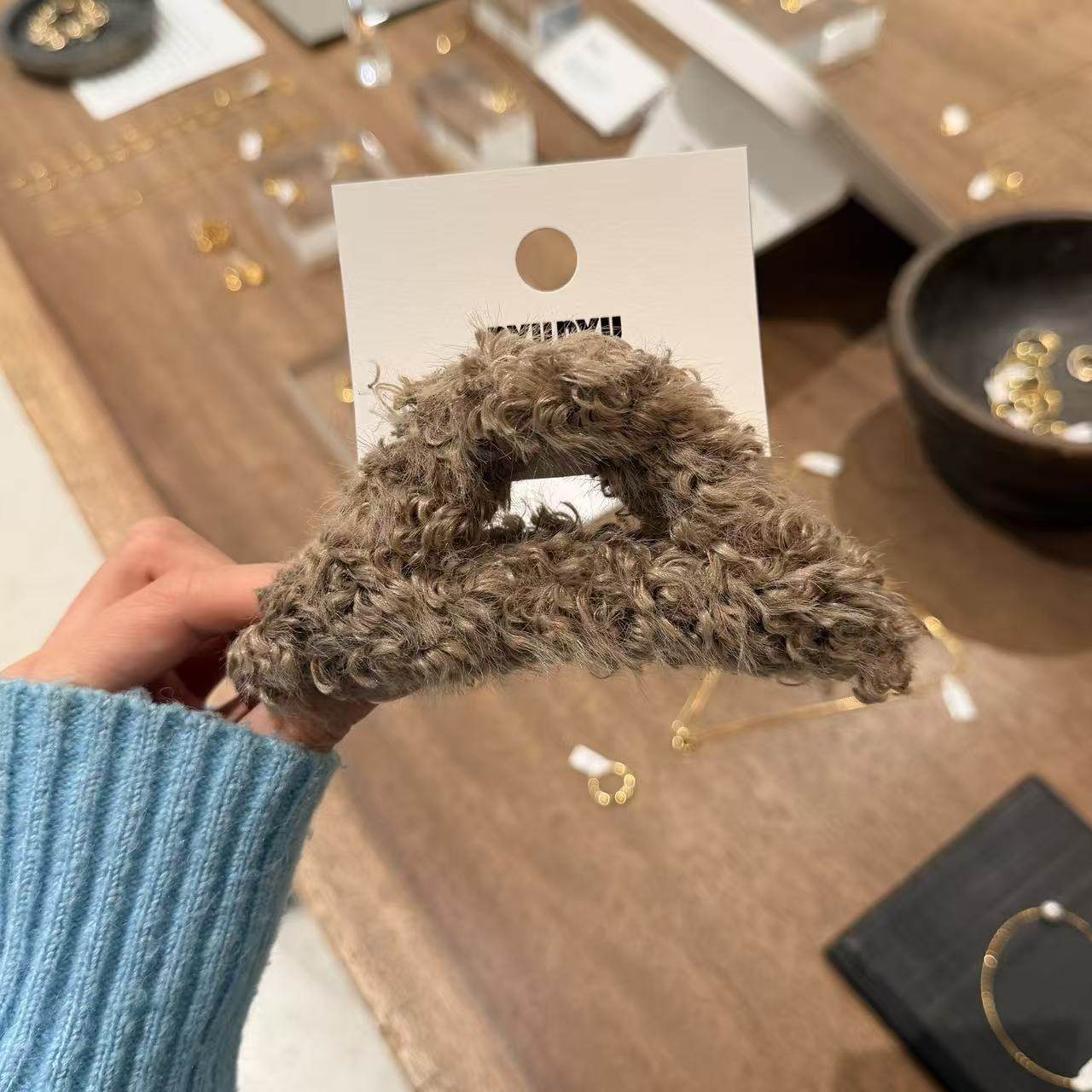 1.23韩国东大门nyunyu发饰泰迪羊羔毛毛三角抓夹,饰品/流行首饰/时尚饰品新,发饰,淘宝优惠券,粉丝福利购,淘宝优惠卷