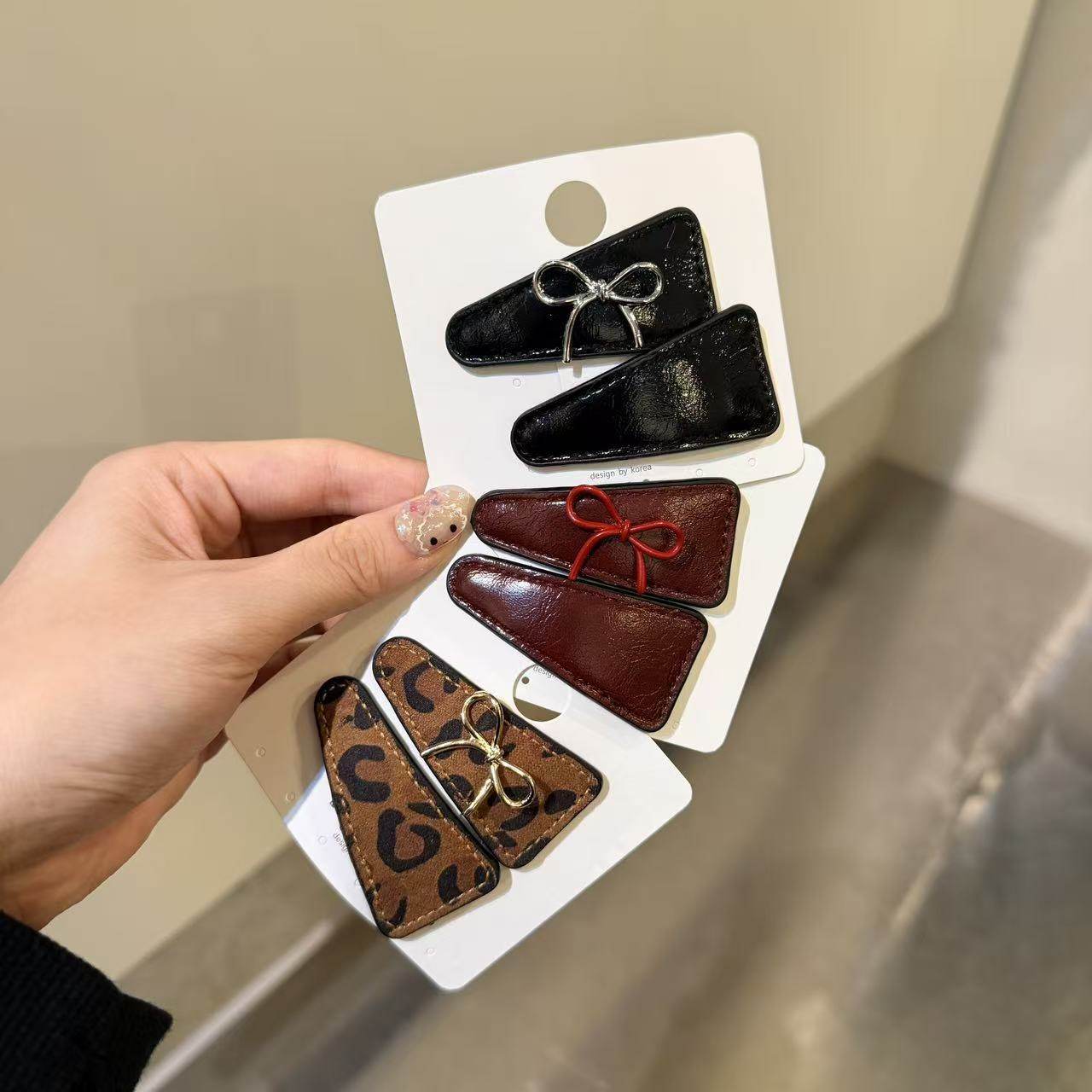 11.15韩国东大门baket发饰复古皮质豹纹金属蝴蝶结BB夹