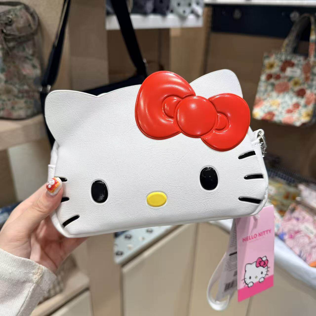 5.13韩国东大门wing可爱kitty猫猫头化妆包收纳包