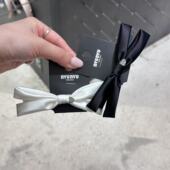 5.2韩国东大门nyunyu发饰新款 金属标黑白缎面蝴蝶结弹簧夹发夹