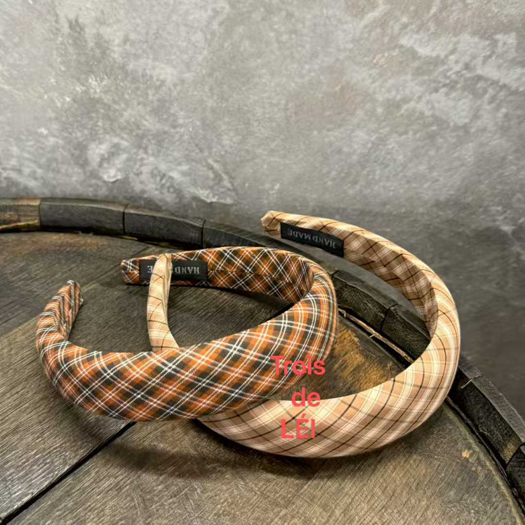 10.2韩国东大门Trois de LEI复古布艺格纹高颅顶发箍