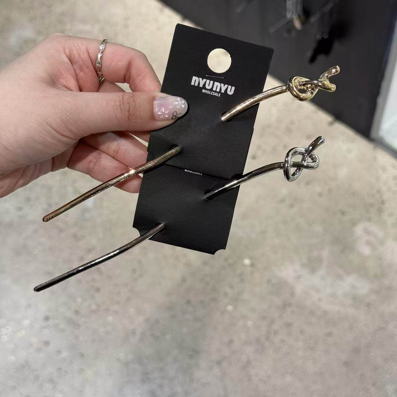 5.30韩国nyunyu简约设计款打结簪子发簪