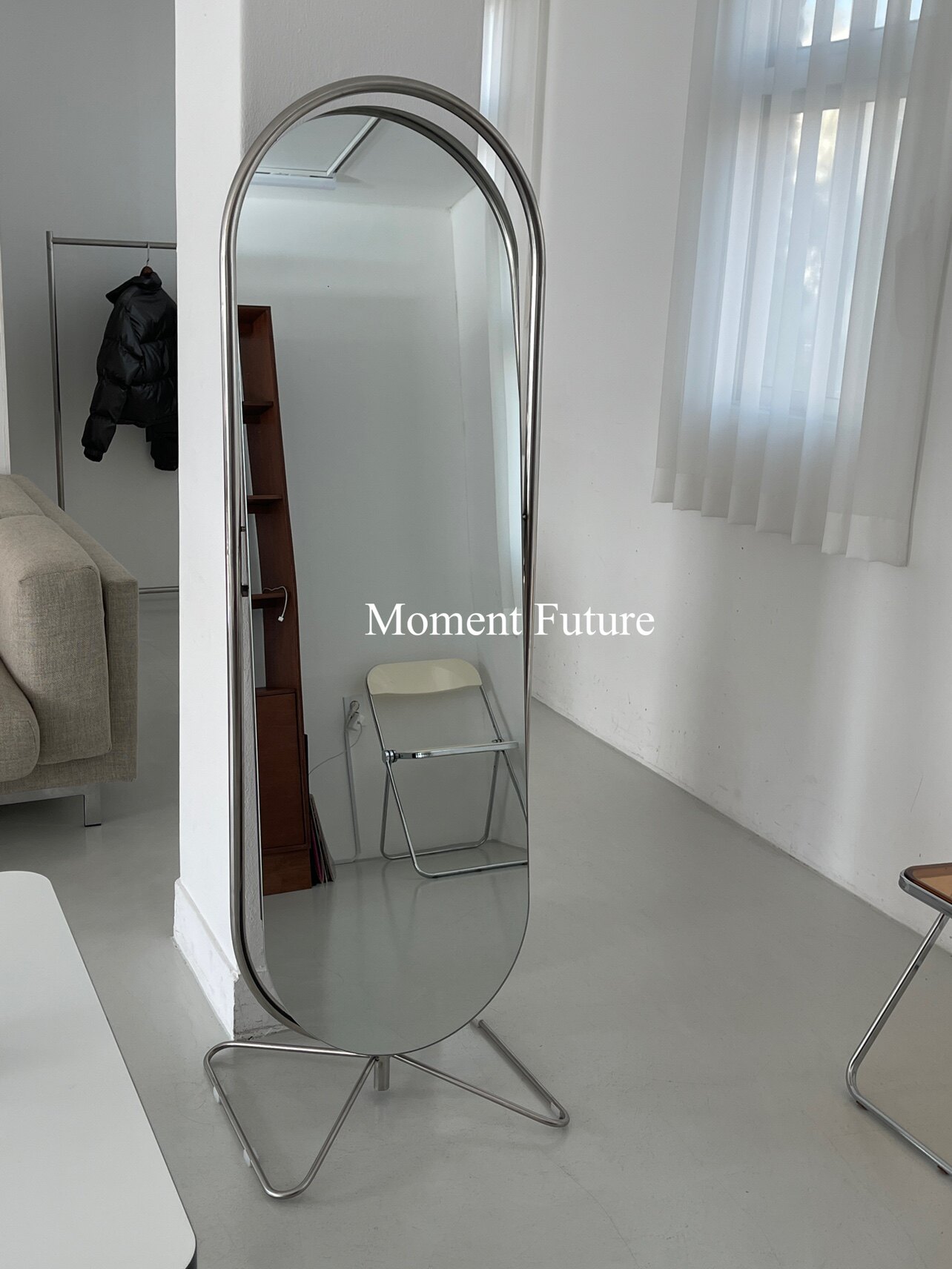 Moment Future全身镜置地现代简约不锈钢穿衣镜异形可旋转可调节