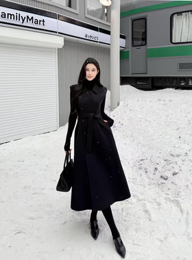 VANE时尚翻领长款系带呢料马甲裙2025冬装新款韩系显瘦百搭连衣裙