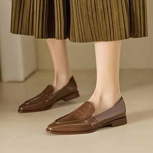 春季英伦风新款40-42大码羊皮软底平跟大号女鞋浅口脚宽胖单鞋女