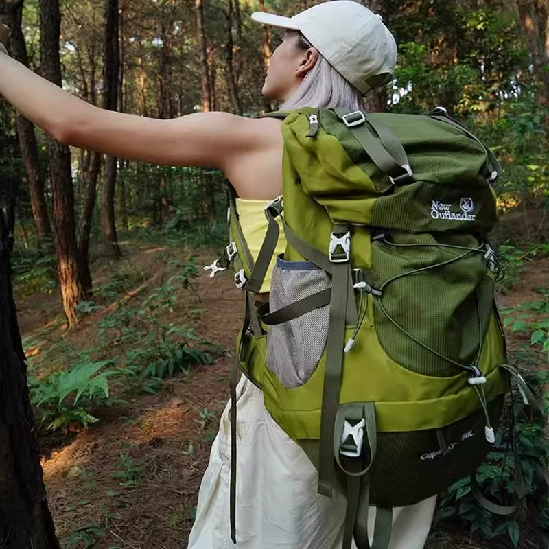 户外登山系包50L超大容量旅游行双肩包徒步露营背负轻便防水背包