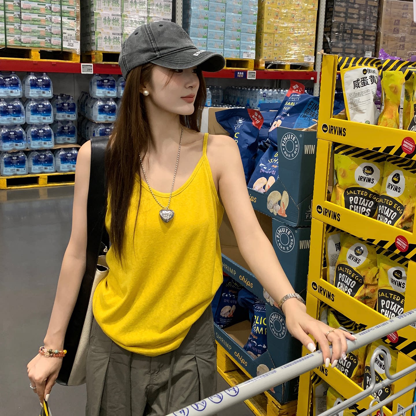 荧光黄色棉麻吊带背心女内搭外穿2026夏冰丝大码宽松外穿打底上衣