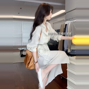 早秋长袖衬衫连衣裙女装初秋季2025新款大方得体绝美高级感长裙子