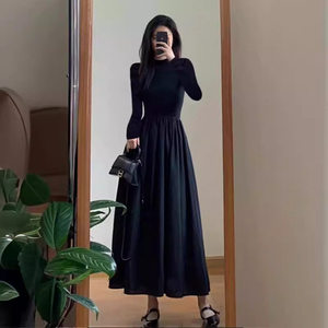 早春穿搭配一整套时尚黑色针织连衣裙子女春装2025新款感长裙