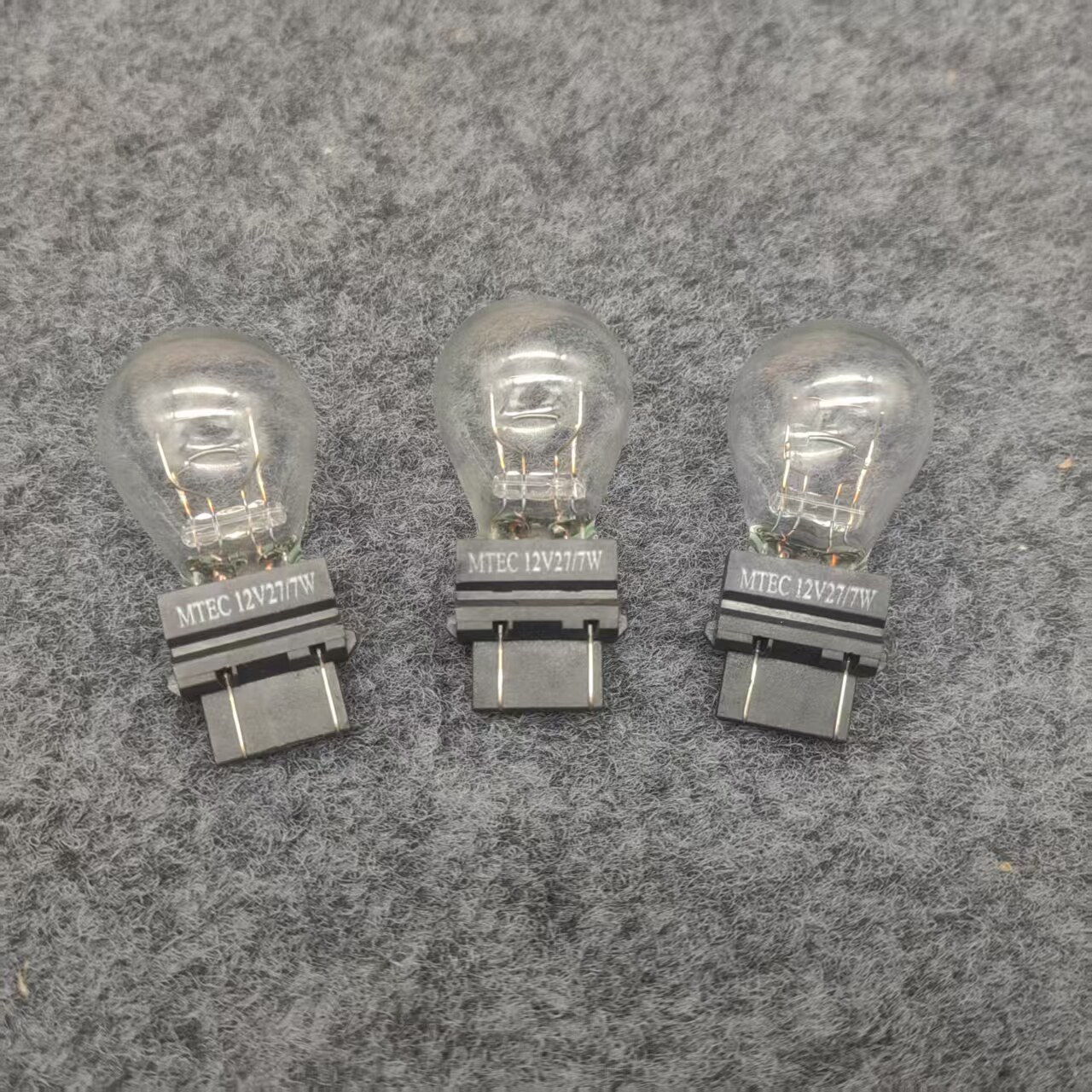 11-16款jeep吉普指南者日行灯大切诺基牧马人日间行车灯泡日行灯