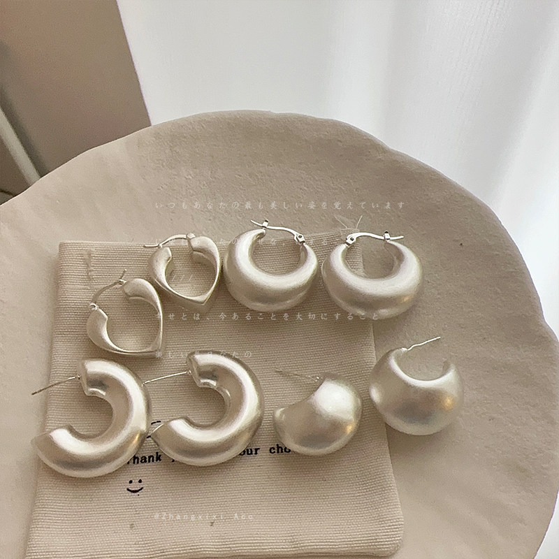 设计感磨砂哑光爱心圆圈金属耳钉女个性独特精致时尚百搭耳环耳饰