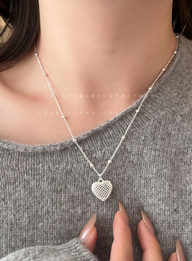 设计感缕空编制爱心吊坠项链女小众个性简约时尚潮流颈链毛衣链