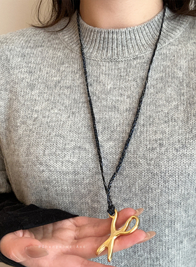 几何哑光剪刀造型吊坠抽拉项链女设计感小众轻奢时尚颈链毛衣链