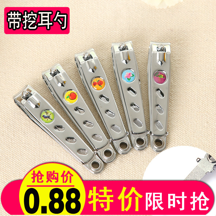 【材质】：优质不锈钢材质，经久耐用。　　　　　　　　　　　　　　　　　　　　　　 【特点】：经过多重加工处理，剪口锋利，外观精美，悬挂圆口设计，方便携带。　　　　 【功能】：可做修剪指甲，弧形设计，贴合指甲，剪切无毛刺。