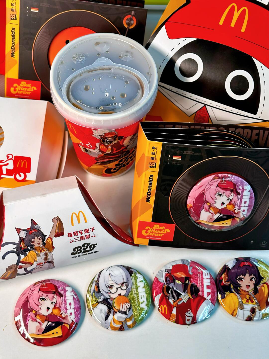 【正品代购】绝区零联名麦当劳限定周边吧唧金属徽章钥匙扣立牌图片