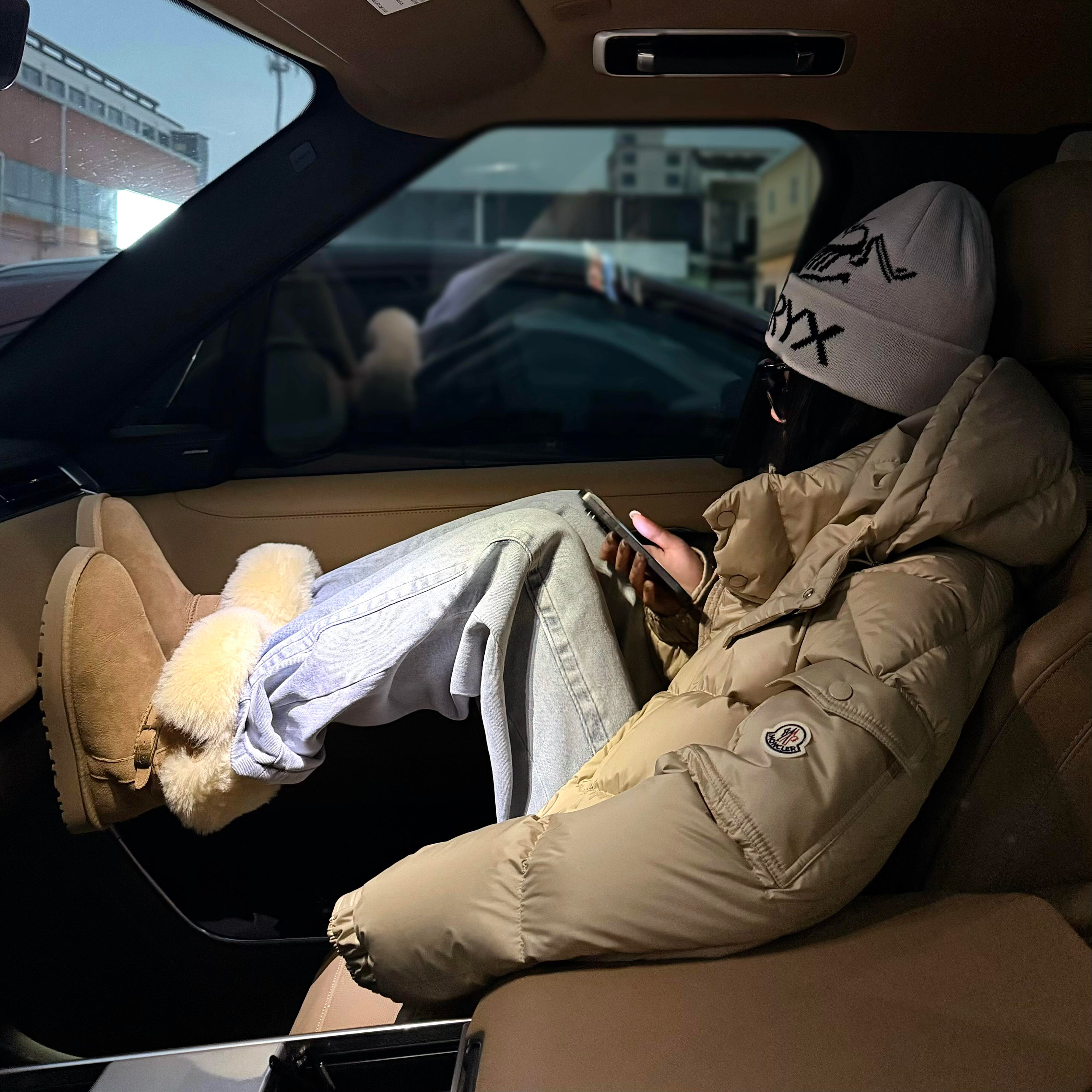 香港高版本厚底栗色中长筒雪地靴