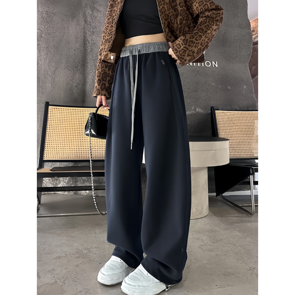 美式刺绣撞色弯刀阔腿裤女秋冬2025新款高腰宽松显瘦直筒休闲卫裤