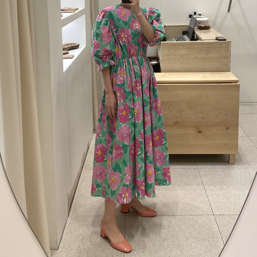 Korean bubble sleeve round neck big flower elastic waist dress color