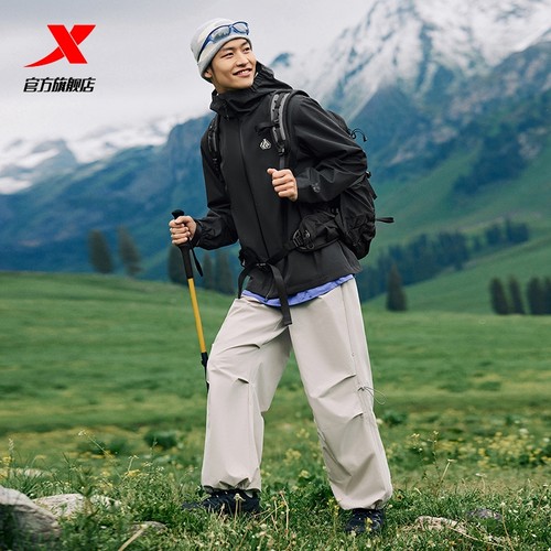 特步户外软壳冲锋衣官方旗舰店正品秋冬季夹克外套情侣款防水防风