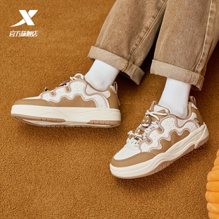 特步女鞋华夫鞋2026春季新款百搭运动鞋学生厚底增高休闲低帮板鞋