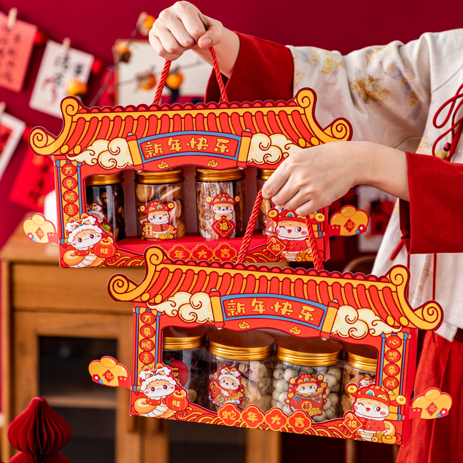 2026新款马年年货礼盒饼干包装曲奇零食坚果打包盒开窗过年礼品盒