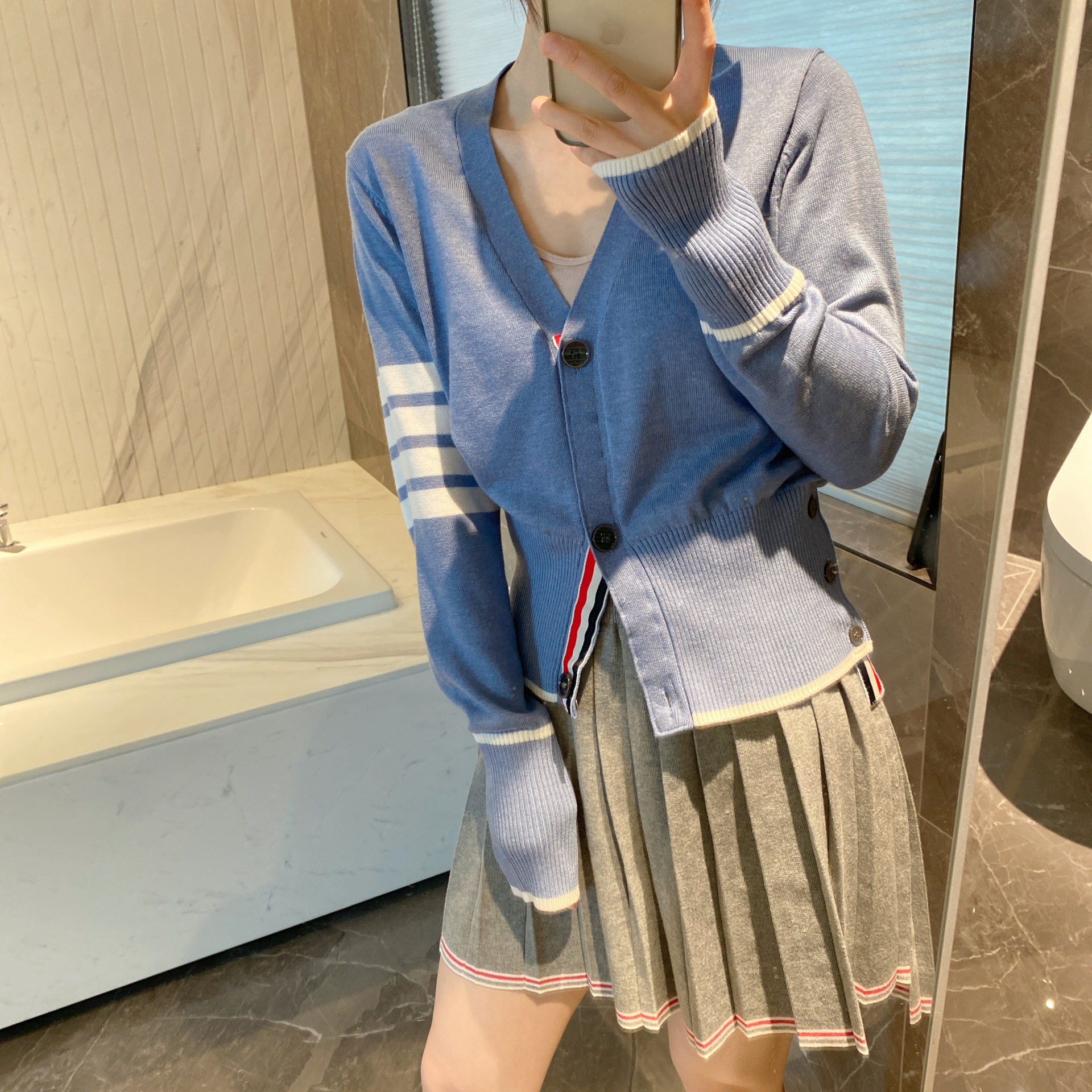 maSande2023秋季新款tb开衫女毛衣短款外套修身灰色学院风V领针织