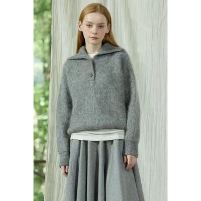 En blanc.ligne crème 原创设计长绒毛翻领套头针织衫