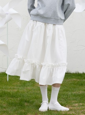 En blanc.ligne crème白色提花抽褶花边伞裙