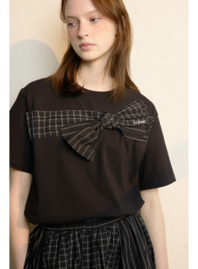 En blanc.ligne crème原创设计黑色拼贴系结短袖T恤