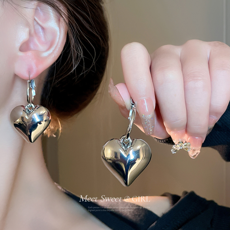 立体金属爱心桃心耳环女