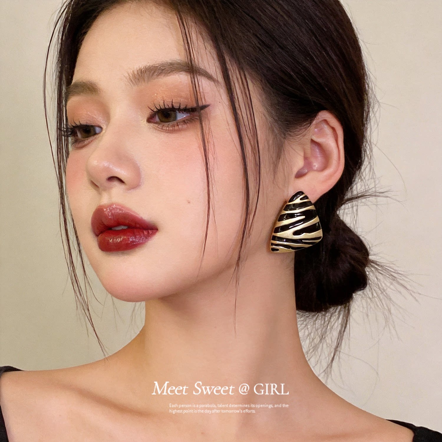 欧美黑金耳环高级感独特花纹三角耳钉女小众设计感夸张时尚耳饰