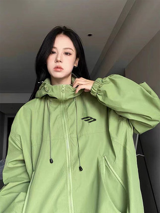 小个子连帽户外防风防水冲锋衣外套女春秋季新款登山服美式高级感