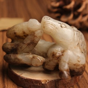 王实斋珠宝 新疆和田玉老玉古玉明代卧马太平有沁色手把玩件179