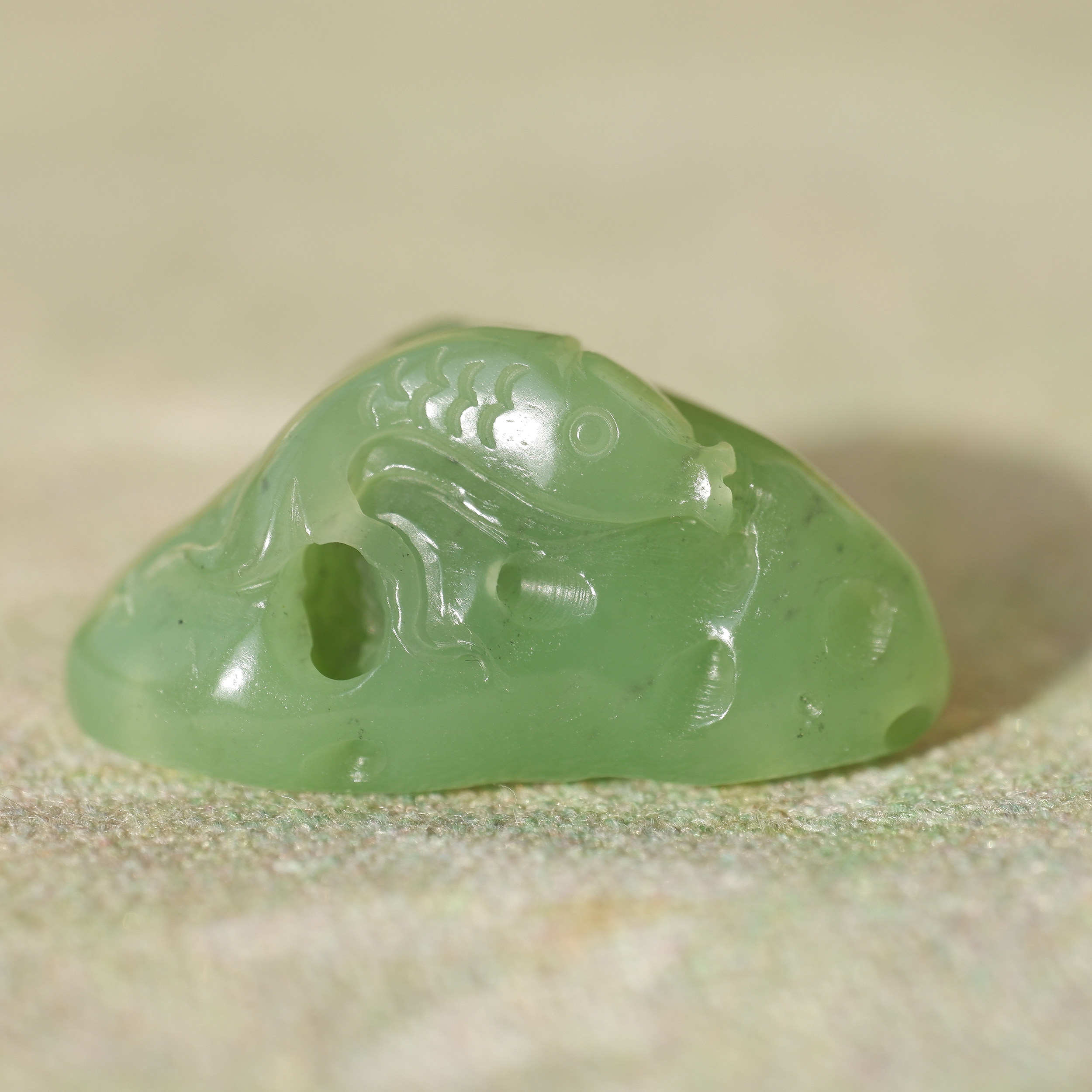 王实斋珠宝/新疆山料和田玉碧玉鲤鱼跃龙门挂件吊坠润度好小XY71