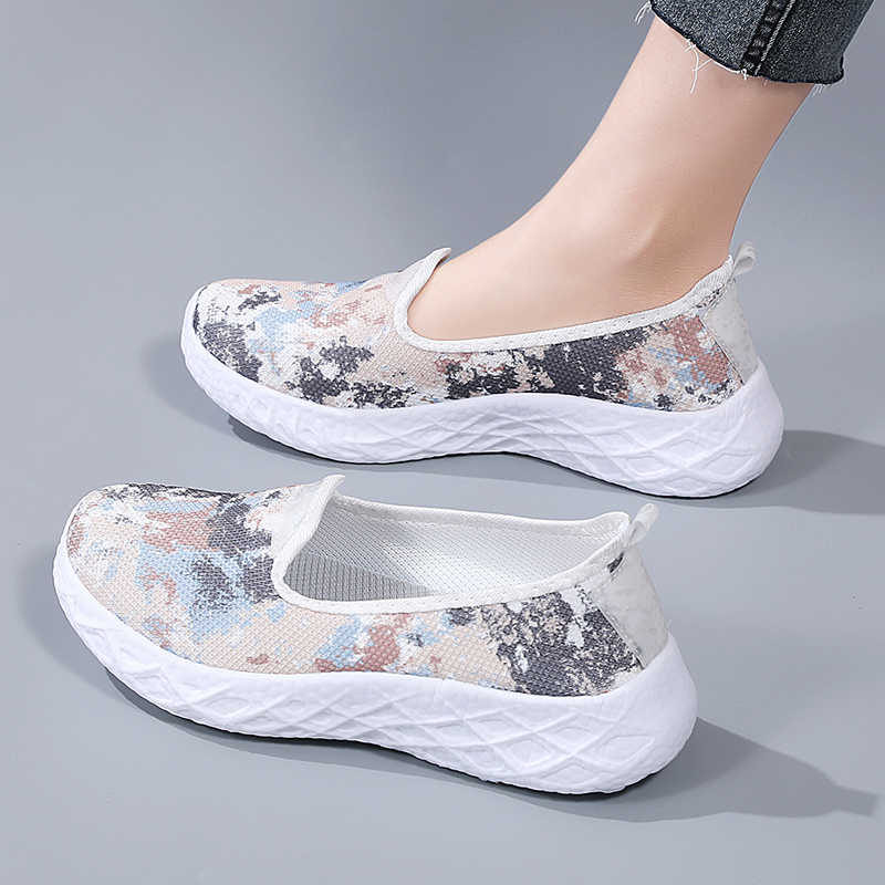 一脚蹬大码女鞋软底舒适妈妈鞋