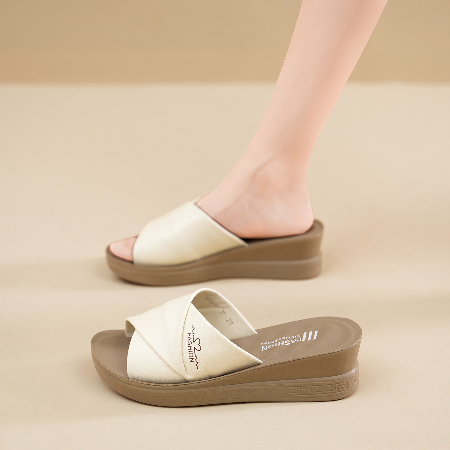 厚底凉拖鞋女夏外穿新款坡跟拖鞋