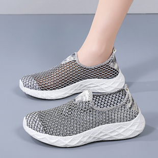 2025新款 大码 镂空网面女鞋 夏季 41到43妈妈鞋 一脚蹬轻便软底运动鞋