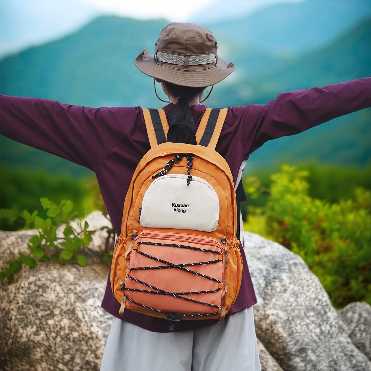 徒步轻量化登山包女大容量高颜值轻便旅游休闲双肩包户外爬山背包