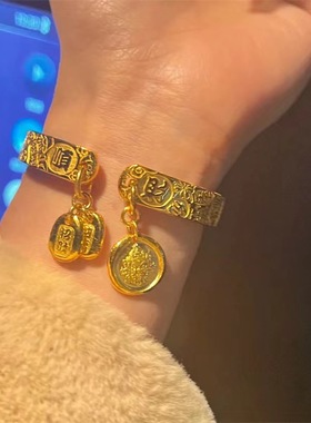 金色招财纳福吉言手镯轻奢小众高级复古手工錾刻开口手环配饰