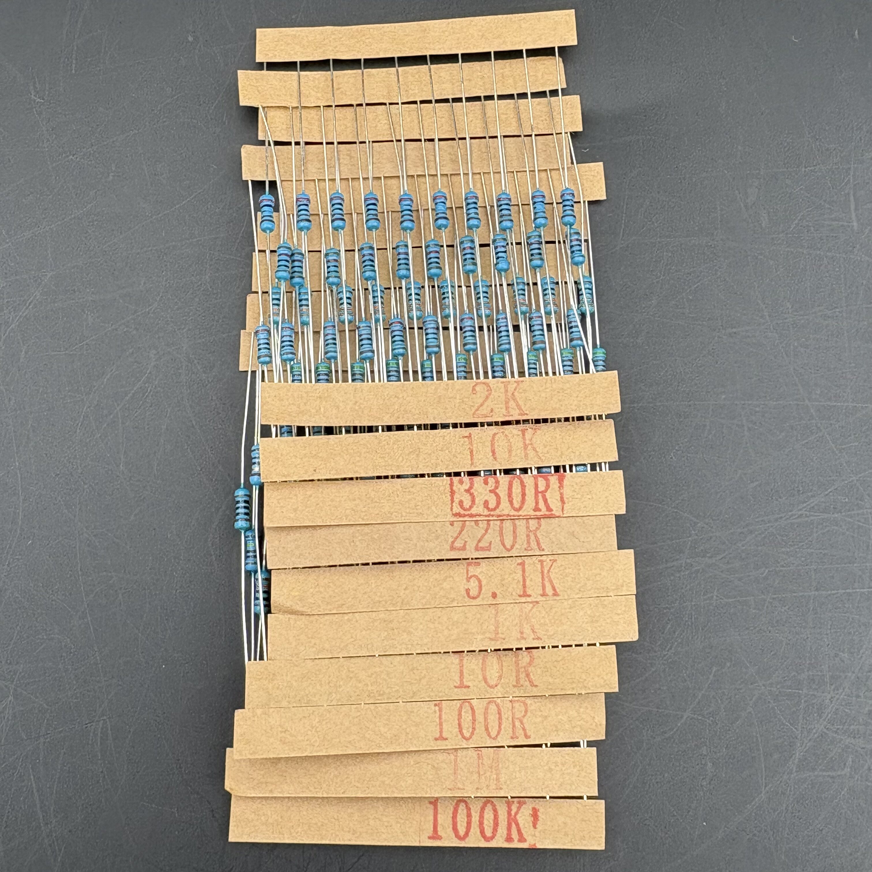 1/4W金属膜电阻包混装10种常用精度1%色环直插10R220R330R5.1K1M图片