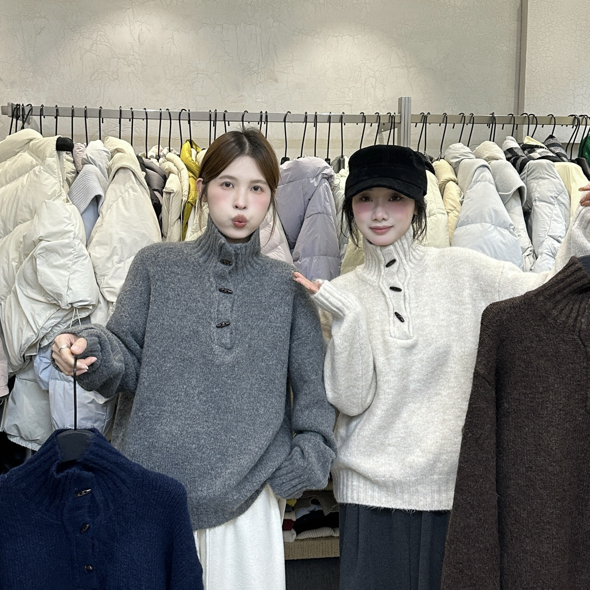 VI+（唯一家）-超火爆牛角扣加厚高领毛衣30188