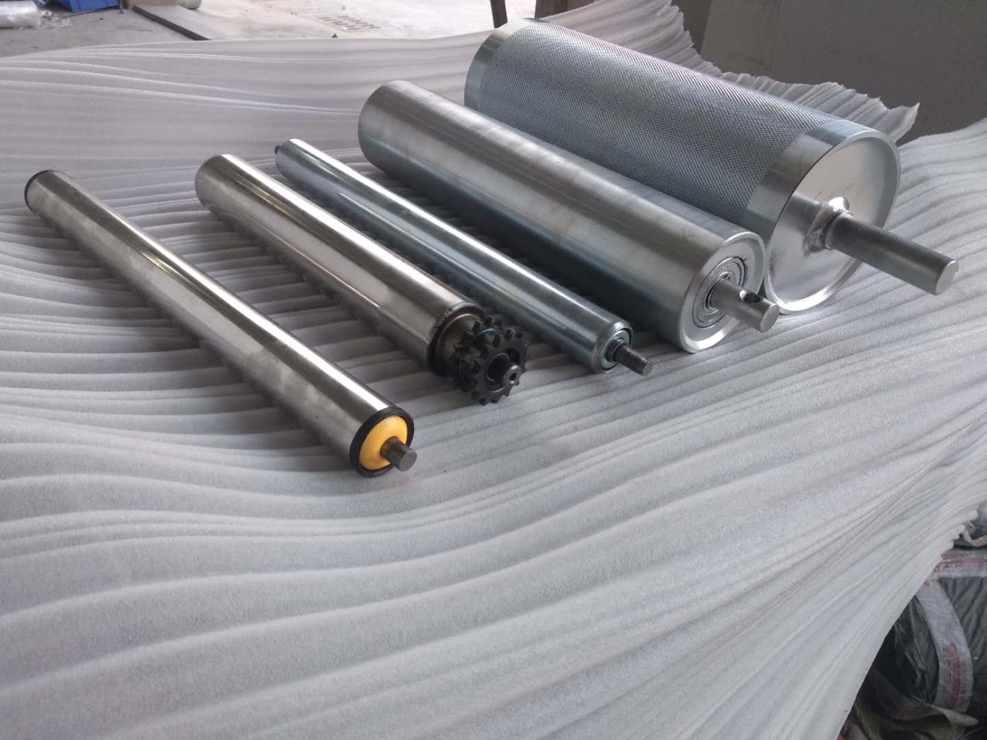 定做无动力滚筒流水线输送机不锈钢201304镀锌托辊厂家直销