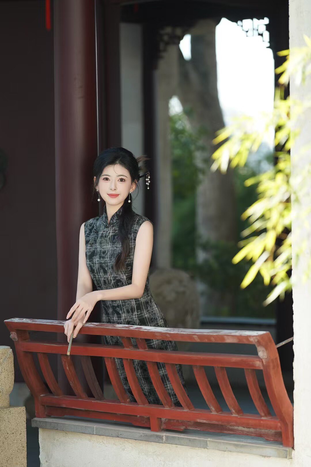 DD年轻民国复古学生改良文艺格子无袖旗袍新款气质夏季少女日常