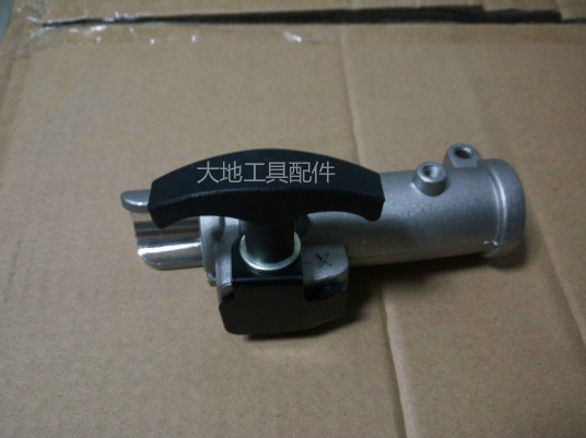 券后16.00元特价割草机高枝油锯绿篱机割灌机