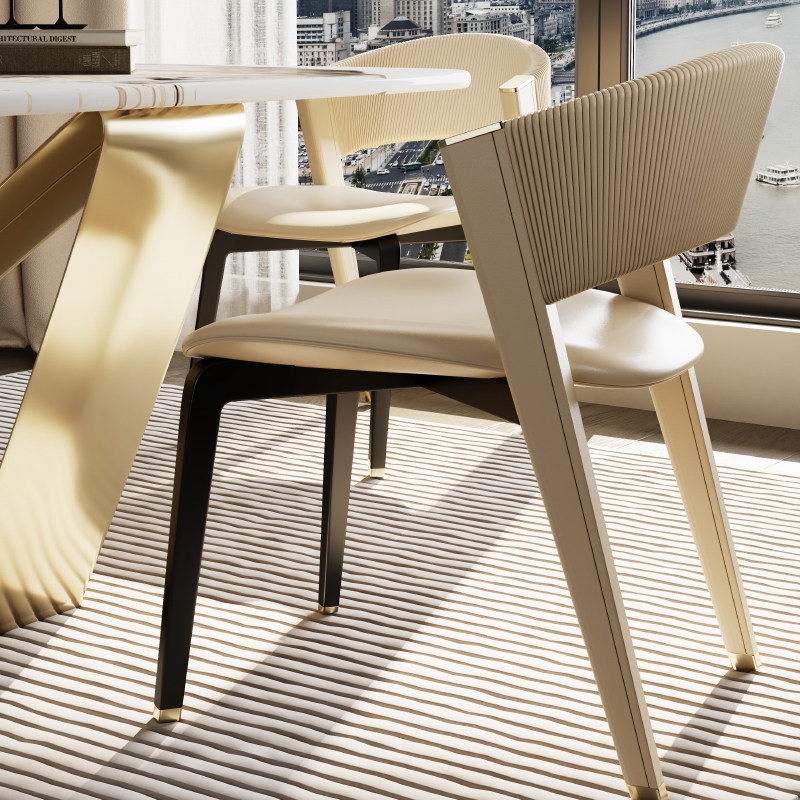 轻奢真皮餐椅意式北欧家用靠背椅子现代简约洽谈cc实木高级感凳子