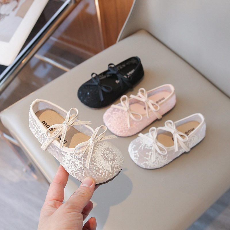2026春夏新款女童网面刺绣公主鞋儿童透气舞蹈鞋软底简约夏季单鞋