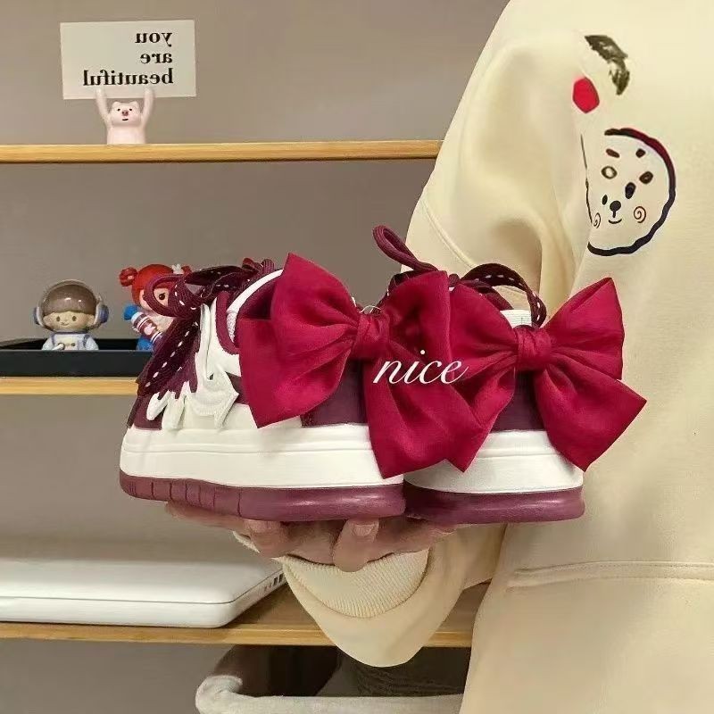 结k猫红底白鞋女2025秋季新款