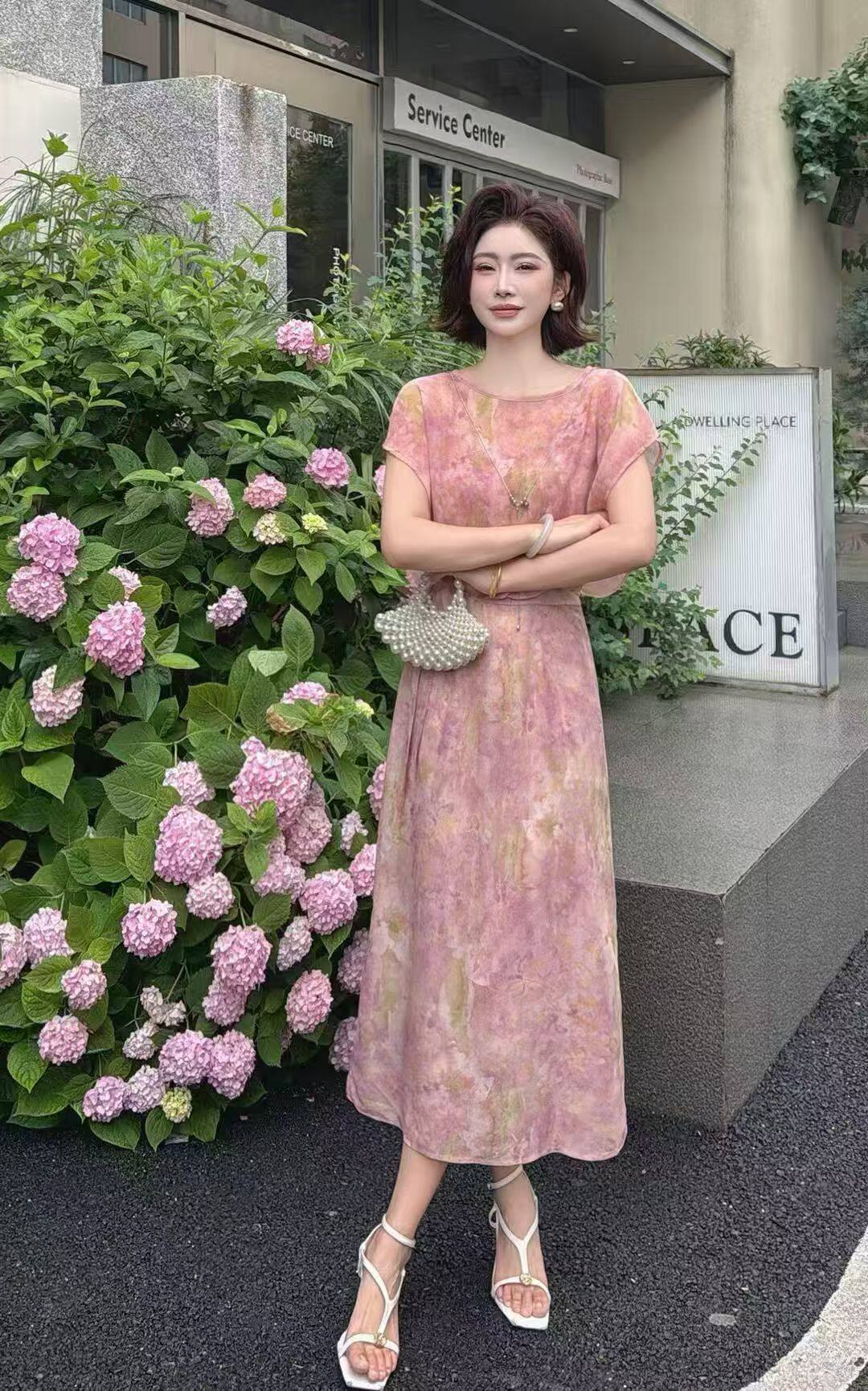 2026夏季新款时尚百搭显瘦印花连衣裙女气质范小资范高级中长裙潮
