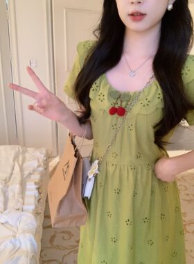 安璃 抹茶芭菲~森系少女感小樱桃绿色连衣裙初恋感显白绣花长裙