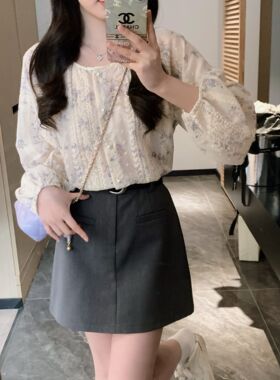 安璃 温柔甜美晕染感紫色碎花刺绣珍珠扣衬衫宽松百搭少女感上衣